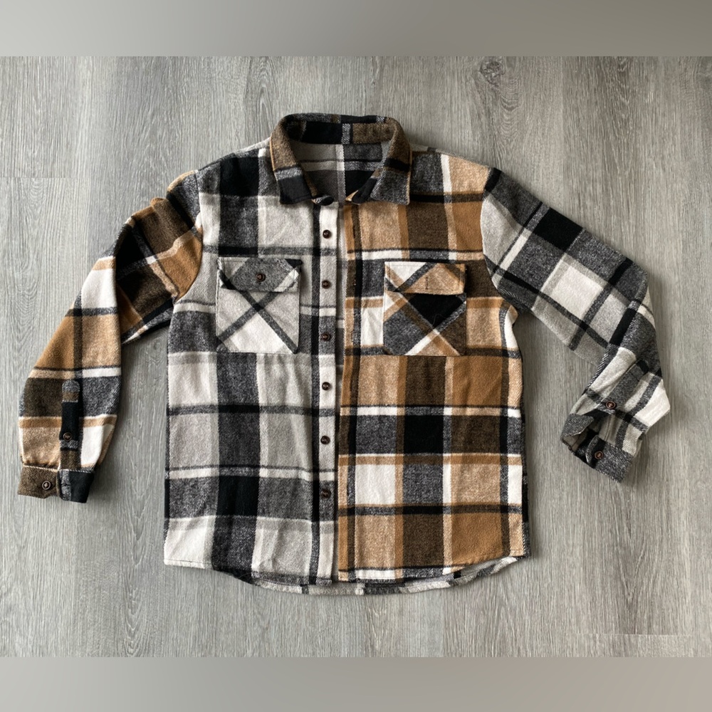 Lightweight Button-down Shirt